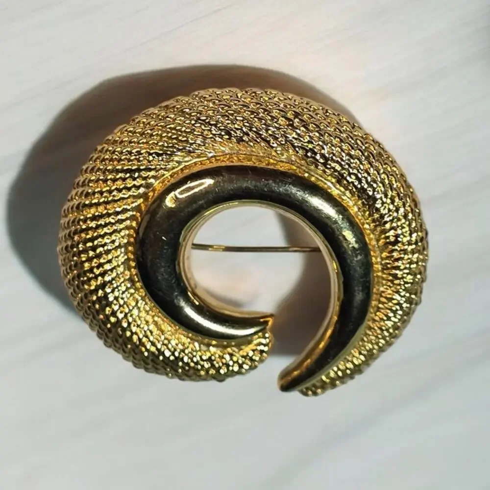 Napier Gold Tone Swirl Brooch Textured Sculptural Retro Jewelry
